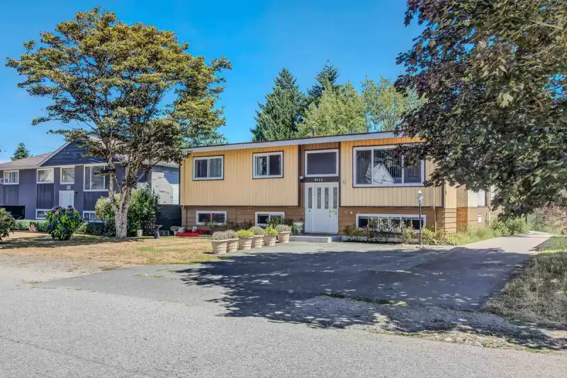 9656 125 STREET - photo 1 of 30