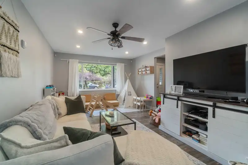 3629-3631 FLINT STREET - photo 4 of 37