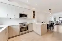 22 7039 MACPHERSON AVENUE - thumbnail 5