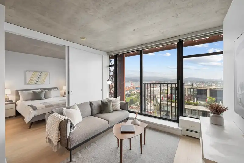 3705 128 W CORDOVA STREET - photo 1 of 39