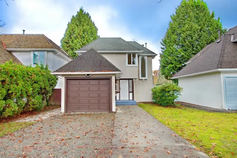 7203 BRIDLEWOOD COURT - photo 1 of 39