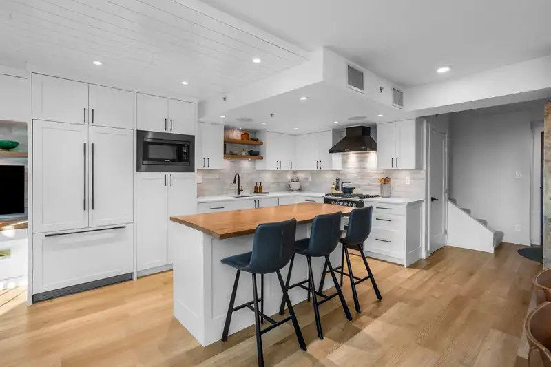 TH2 168 E ESPLANADE AVENUE - photo 2 of 36
