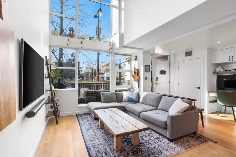 TH2 168 E ESPLANADE AVENUE - photo 3 of 36