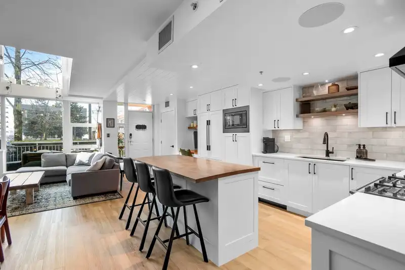 TH2 168 E ESPLANADE AVENUE - photo 4 of 36