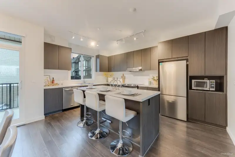 139 8138 204 STREET - photo 4 of 38