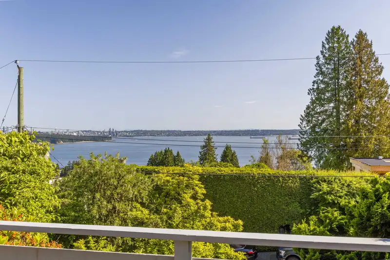 2575 QUEENS AVENUE - photo 1 of 40