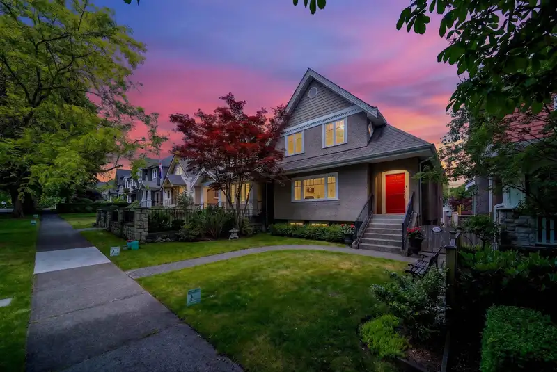 2953 W 35TH AVENUE - photo 1 of 17