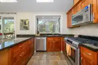 957 56A STREET - thumbnail 9