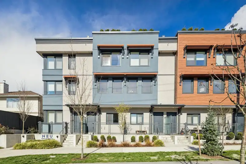 2 632 E 3RD STREET - photo 2 of 40