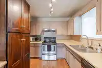 240 DAVIS CRESCENT - thumbnail 17