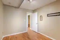 240 DAVIS CRESCENT - thumbnail 32
