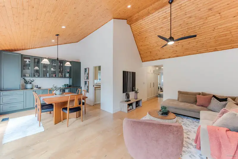 9557 WILLOWLEAF PLACE - photo 1 of 32