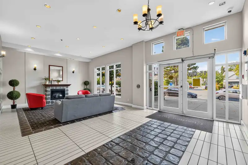 312 15380 102A AVENUE - photo 2 of 40