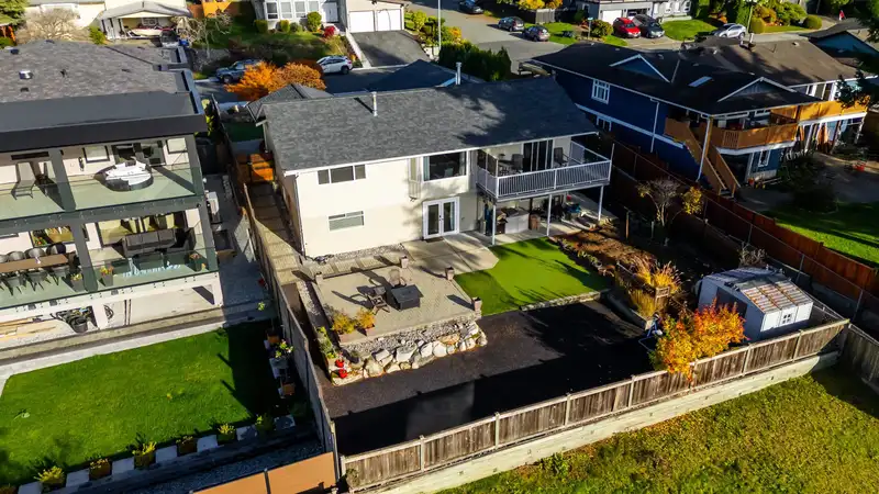 7725 GARRETT DRIVE - photo 3 of 40