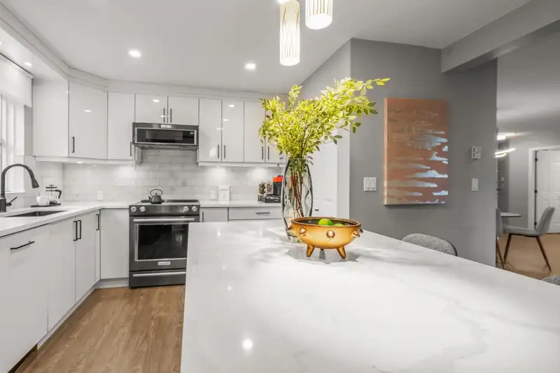 114 20448 PARK AVENUE - photo 4 of 28
