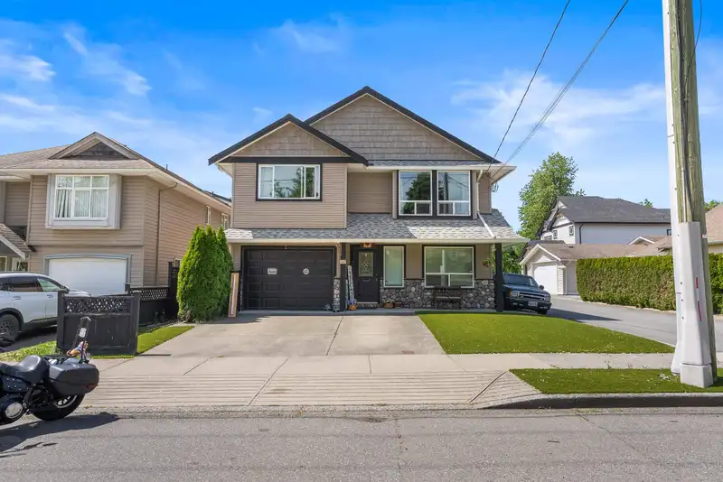 7517 MURRAY STREET - photo 1 of 40