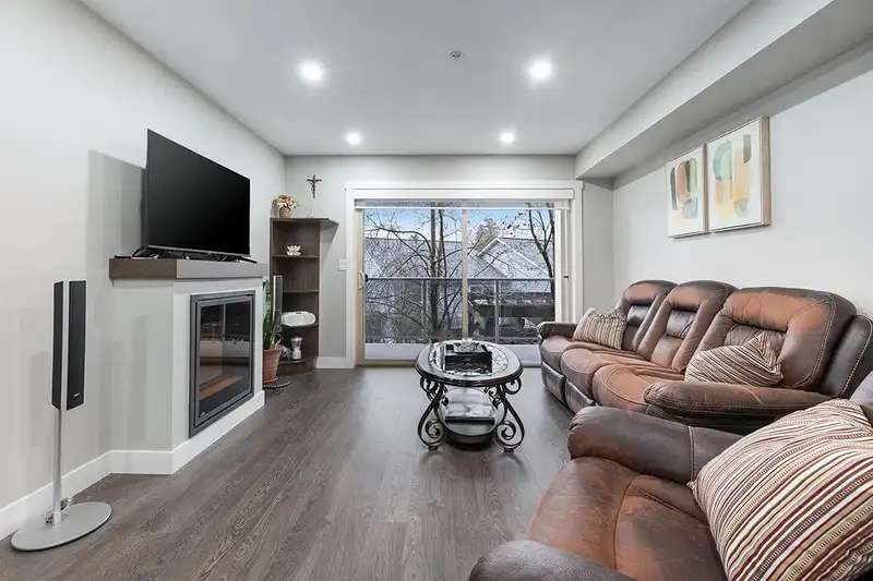 204 19936 56 AVENUE - photo 3 of 23
