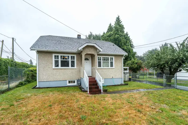 33884 MAYFAIR AVENUE - photo 1 of 29