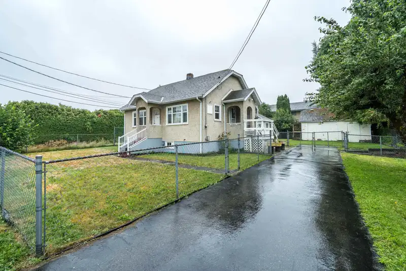 33884 MAYFAIR AVENUE - photo 2 of 29