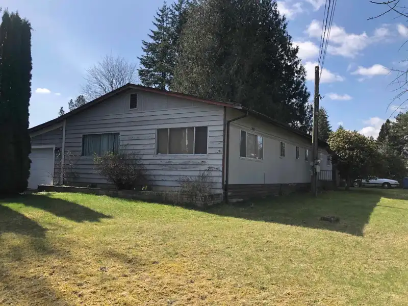 2171 OAKRIDGE CRESCENT - photo 1 of 1