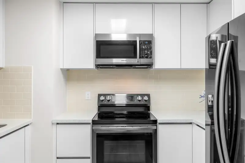 206 3668 RAE AVENUE - photo 3 of 33