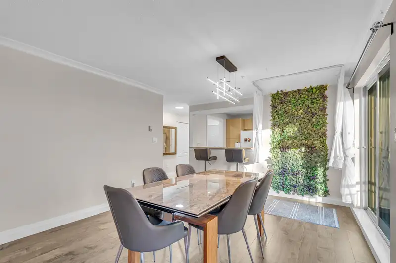 210 15220 GUILDFORD DRIVE - photo 3 of 26