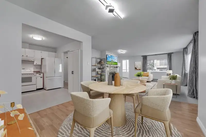 103 22241 SELKIRK AVENUE - photo 1 of 25