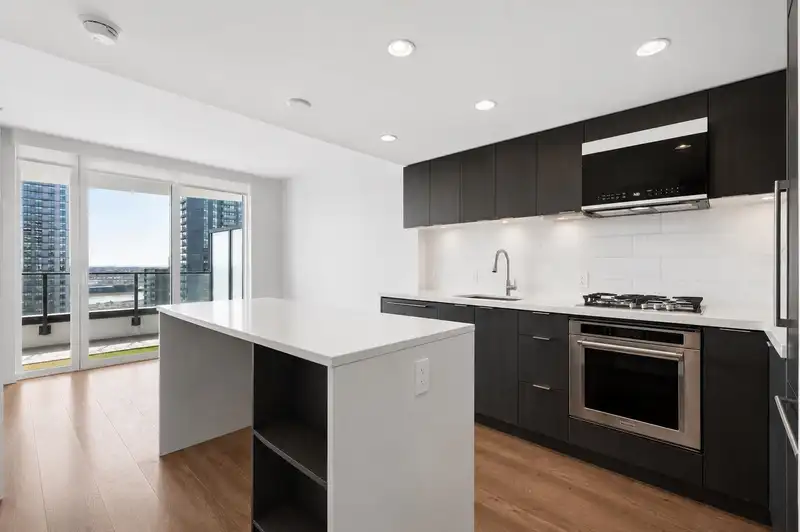 1909 8189 CAMBIE STREET - photo 1 of 25