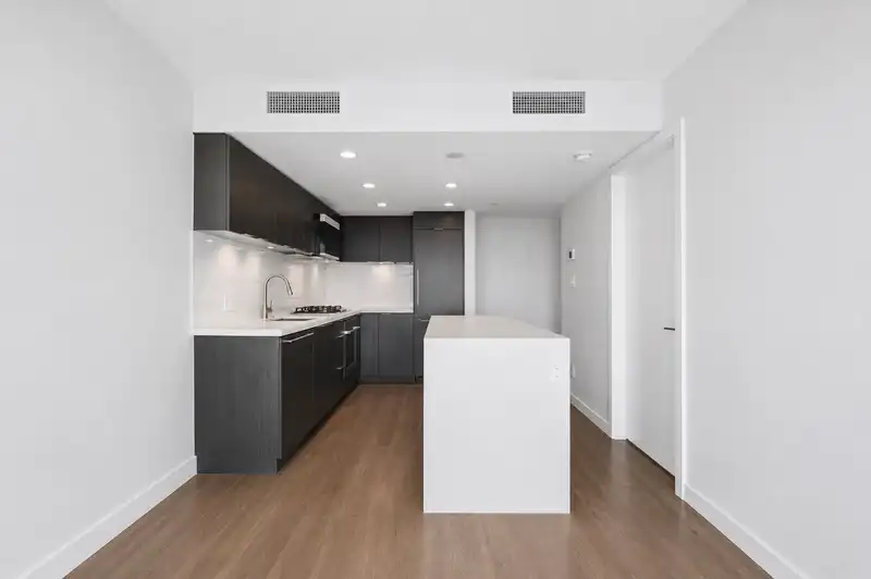 1909 8189 CAMBIE STREET - photo 3 of 25