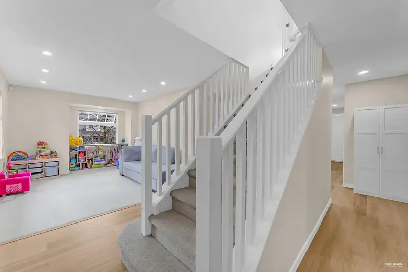 21 15188 62A AVENUE - photo 3 of 38