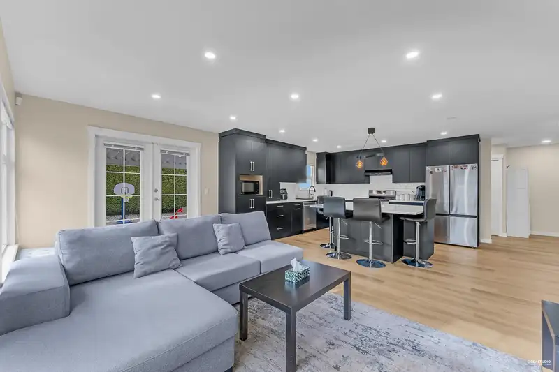 21 15188 62A AVENUE - photo 4 of 38