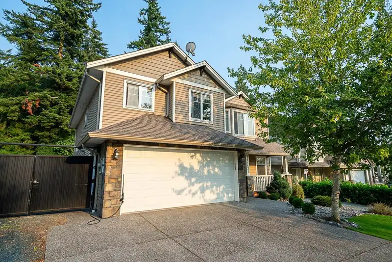 27680 SIGNAL COURT - photo 1 of 36