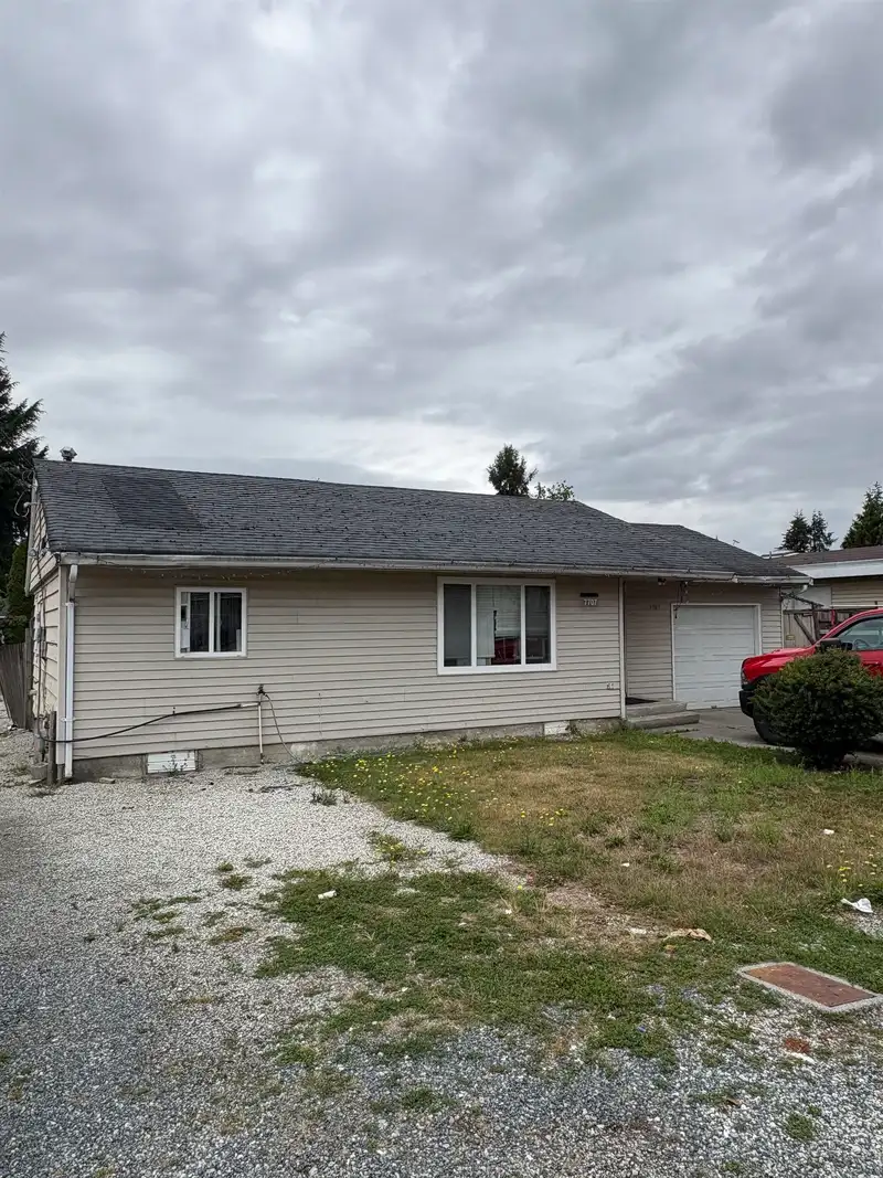7707 118 STREET - photo 2 of 3