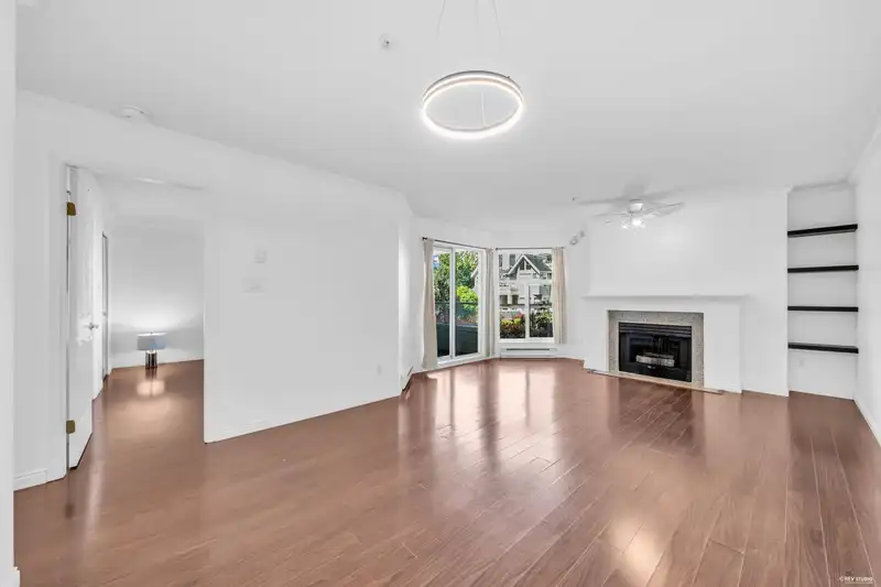 206 3638 RAE AVENUE - photo 2 of 28