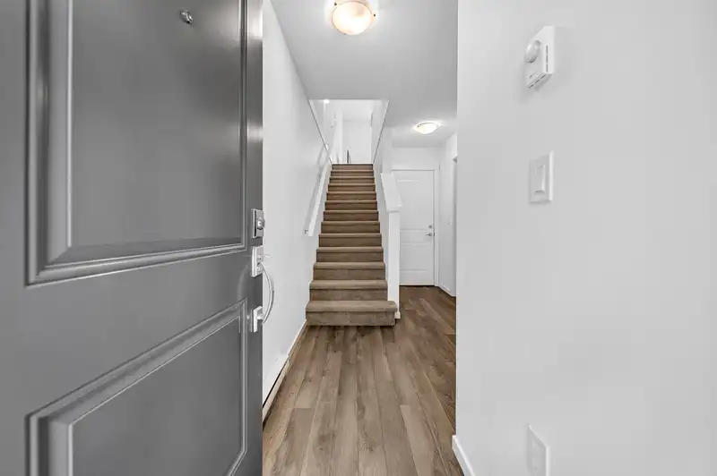 120 15778 85 AVENUE - photo 3 of 28