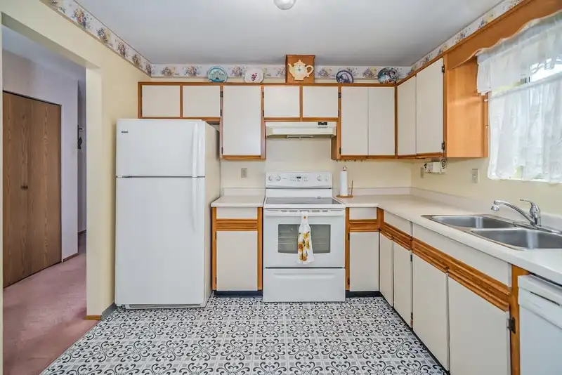 9131 212A PLACE - photo 2 of 31