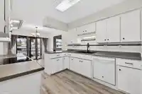 61 32959 GEORGE FERGUSON WAY - thumbnail 1