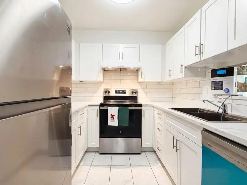 307 9942 151 STREET - photo 1 of 19