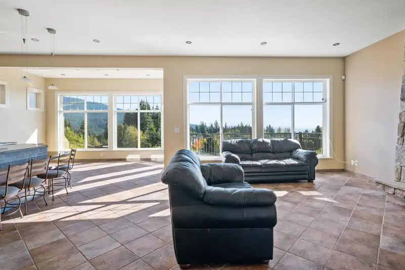 3233 CHARTWELL LANE - photo 4 of 40