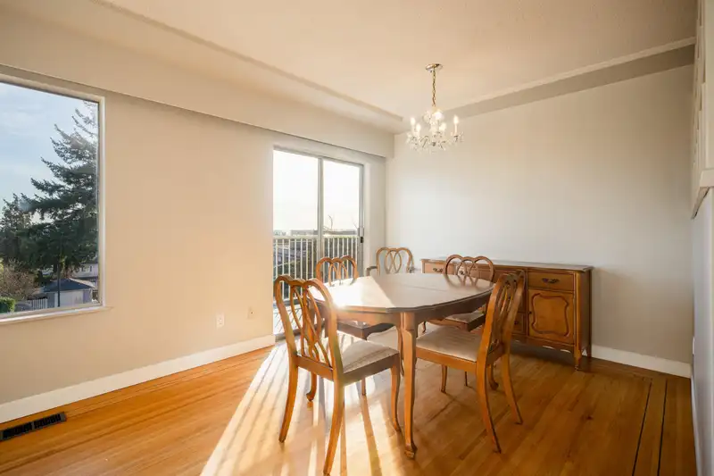 2321 HARRISON DRIVE - photo 4 of 39