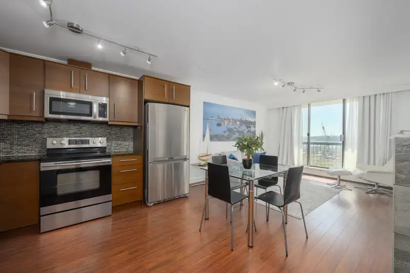 608 145 ST. GEORGES AVENUE - photo 2 of 33