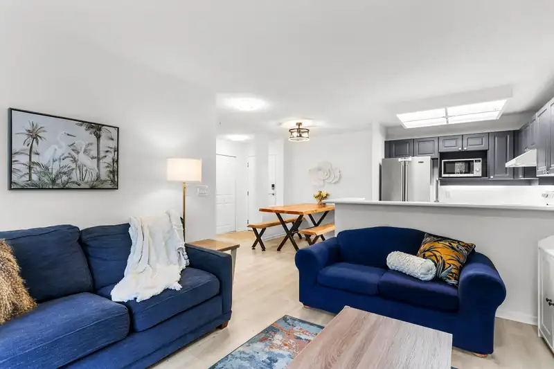 221 22015 48 AVENUE - photo 2 of 33