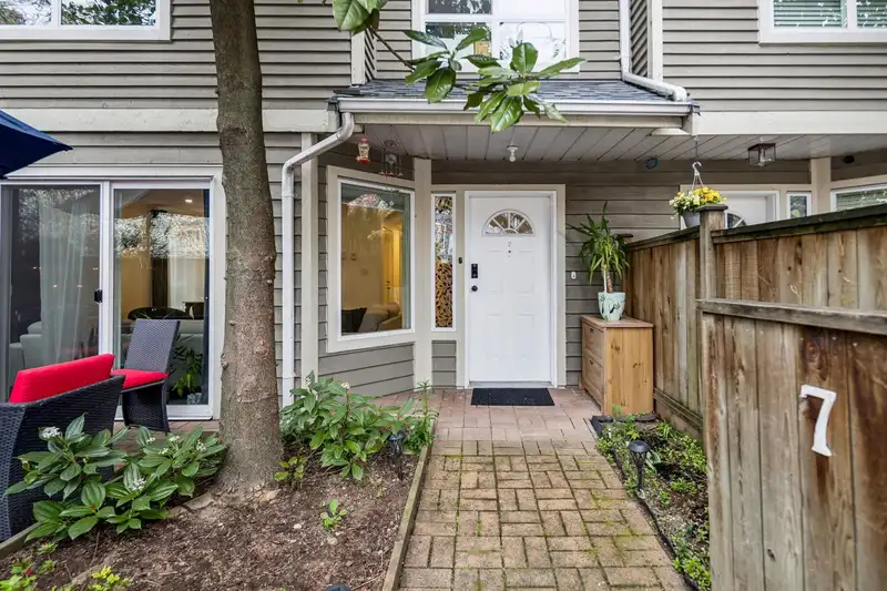 7 848 W 16TH STREET - photo 4 of 29