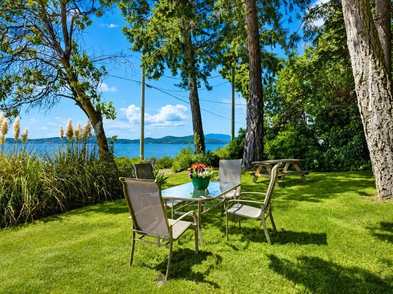 8622 MERRRY ISLAND ESPLANADE - photo 1 of 40
