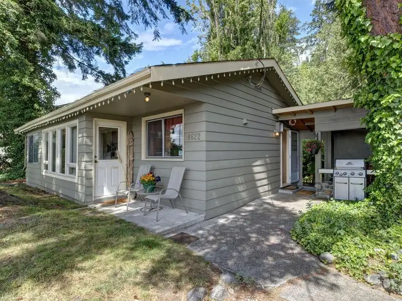 8622 MERRRY ISLAND ESPLANADE - photo 2 of 40
