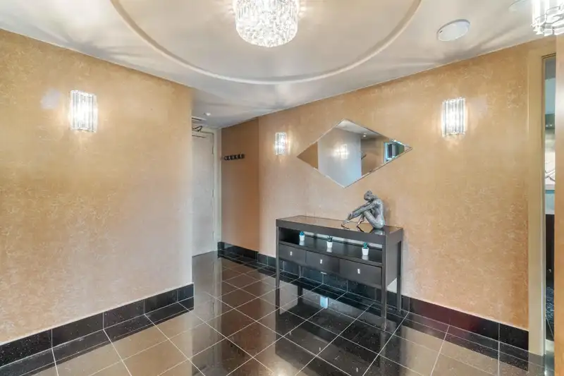 2201 909 BURRARD STREET - photo 4 of 40