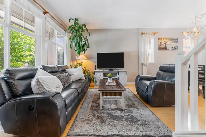 14876 56A AVENUE - photo 4 of 38