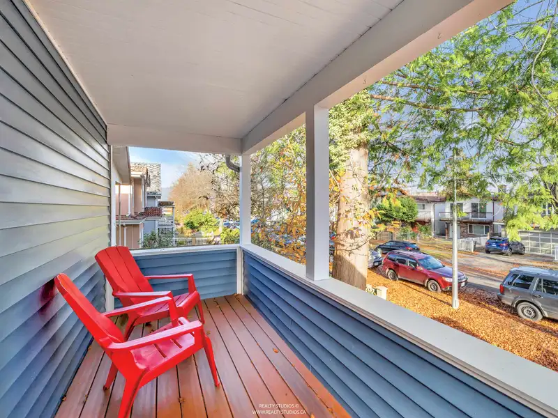 4379 WELWYN STREET - photo 2 of 36