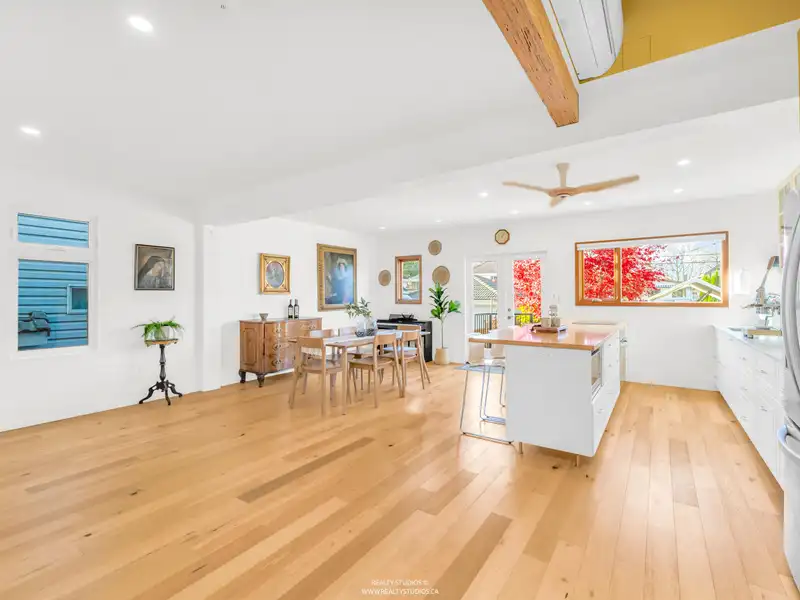 4379 WELWYN STREET - photo 3 of 36