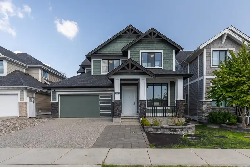 16665 103A AVENUE - photo 1 of 38